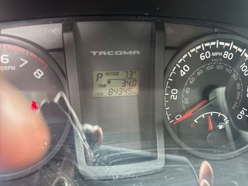 Used 2017 Toyota Tacoma SR5 image 13