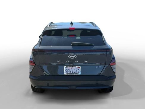 Certified 2025 Hyundai Kona SEL FWD image 4