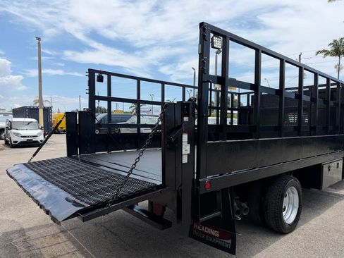 Used 2017 Ford F550 2WD Regular Cab Super Duty image 11