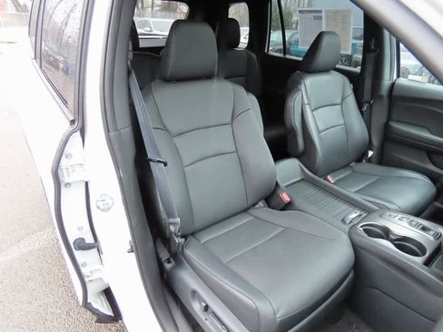 Used 2023 Honda Passport EX-L image 16