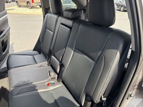 Certified 2019 Toyota Highlander XLE image 12