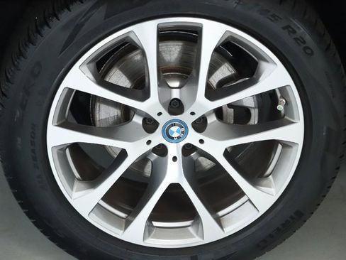 Certified 2022 BMW X5 xDrive45e w/ Executive Package image 12