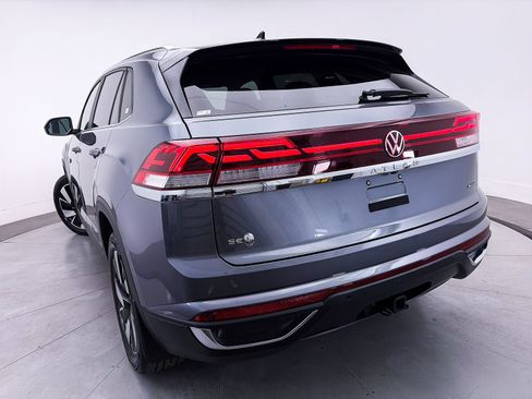 Used 2024 Volkswagen Atlas Cross Sport SE AWD/4WD image 4