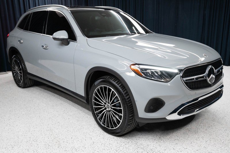 New 2027 Mercedes-Benz GLC 300 image 3