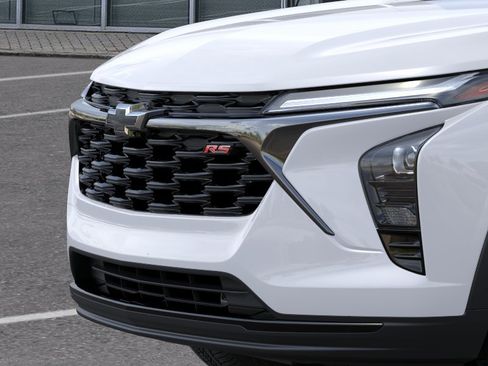 New 2026 Chevrolet Trax RS w/ Sunroof Package FWD image 37