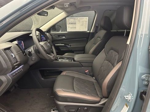 New 2026 Nissan Pathfinder Platinum AWD/4WD image 19