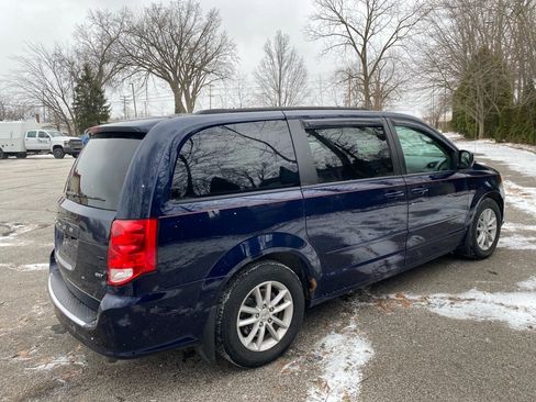 Used 2014 Dodge Grand Caravan SXT image 4