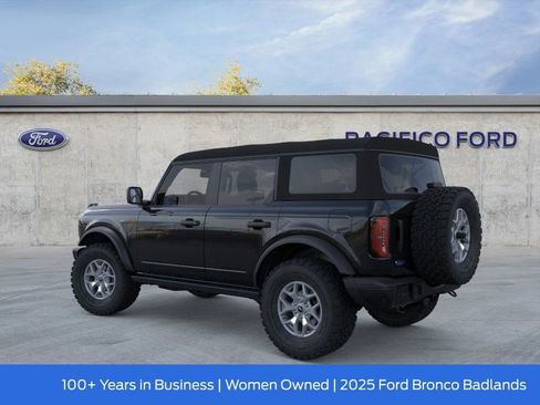 New 2025 Ford Bronco Badlands image 5