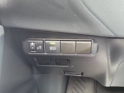 Used 2024 Toyota Corolla Cross LE FWD image 7
