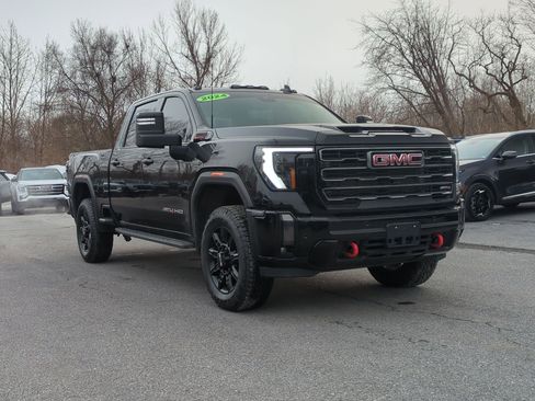 Used 2024 GMC Sierra 2500 AT4 w/ AT4 Premium Plus Package image 3