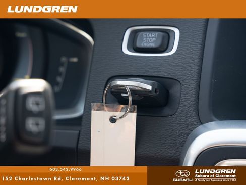 Used 2017 Volvo V60 T5 Premier w/ Convenience Package image 32