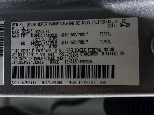 Certified 2025 Toyota Tacoma TRD Off-Road AWD/4WD image 29