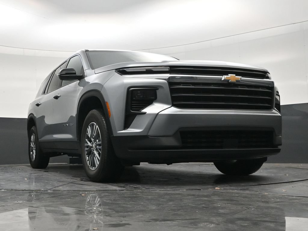 Used 2024 Chevrolet Traverse LS FWD image 25