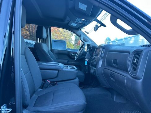 Used 2020 Chevrolet Silverado 1500 Custom w/ Custom Value Package image 12