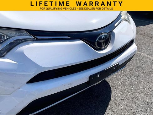 Used 2018 Toyota RAV4 XLE AWD/4WD image 5