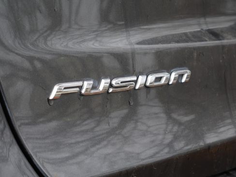 Used 2020 Ford Fusion Titanium image 17