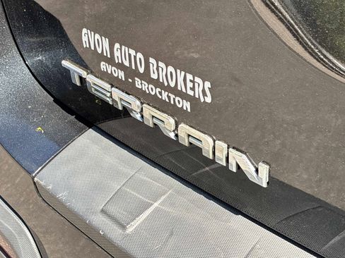 Used 2011 GMC Terrain SLE FWD image 9