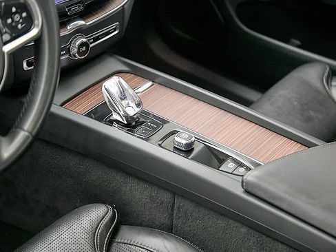 Certified 2023 Volvo XC60 B6 Ultimate AWD/4WD image 16