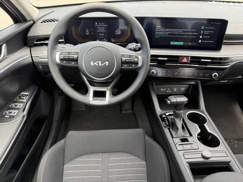 New 2026 Kia K5 LXS FWD image 17