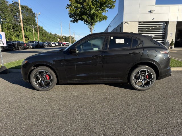 New 2026 Alfa Romeo Stelvio Sprint w/ Convenience Package AWD/4WD image 5