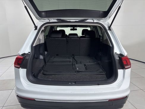 Used 2018 Volkswagen Tiguan SE image 24
