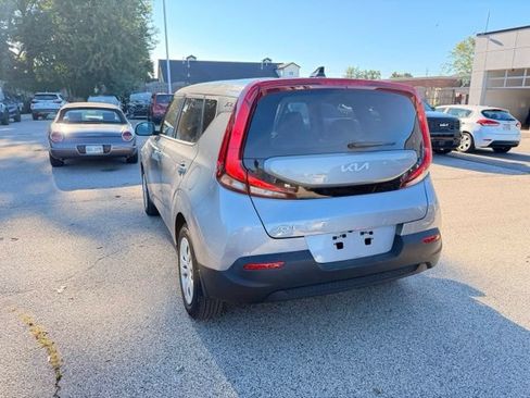 Certified 2022 Kia Soul LX FWD image 4