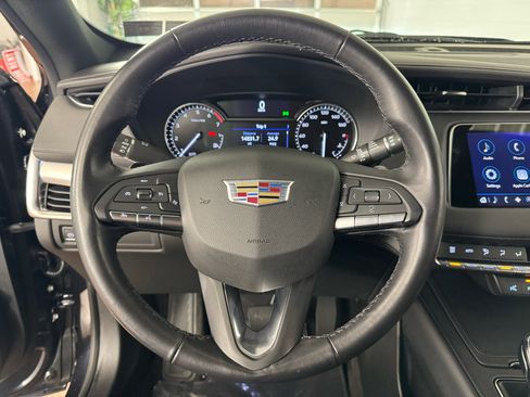 Used 2022 Cadillac XT4 Premium Luxury w/ Enhanced Visibility Package image 20