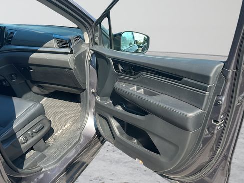Used 2024 Honda Odyssey Touring image 17