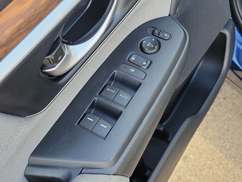 Used 2019 Honda CR-V EX image 14