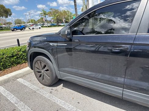 Used 2022 Volkswagen Taos S w/ IQ Drive S Package image 5