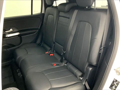 Certified 2022 Mercedes-Benz GLB 250 image 17