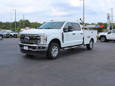 Used 2024 Ford F250 XLT w/ FX4 Off-Road Package AWD/4WD image 9