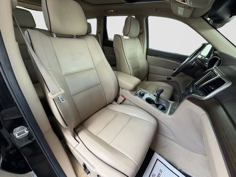 Used 2014 Jeep Grand Cherokee Overland w/ Advanced Technology Group image 20