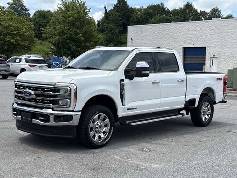 Used 2023 Ford F250 Lariat w/ Chrome Package AWD/4WD image 2