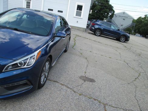 Used 2016 Hyundai Sonata Limited w/ Option Group 04 FWD image 7