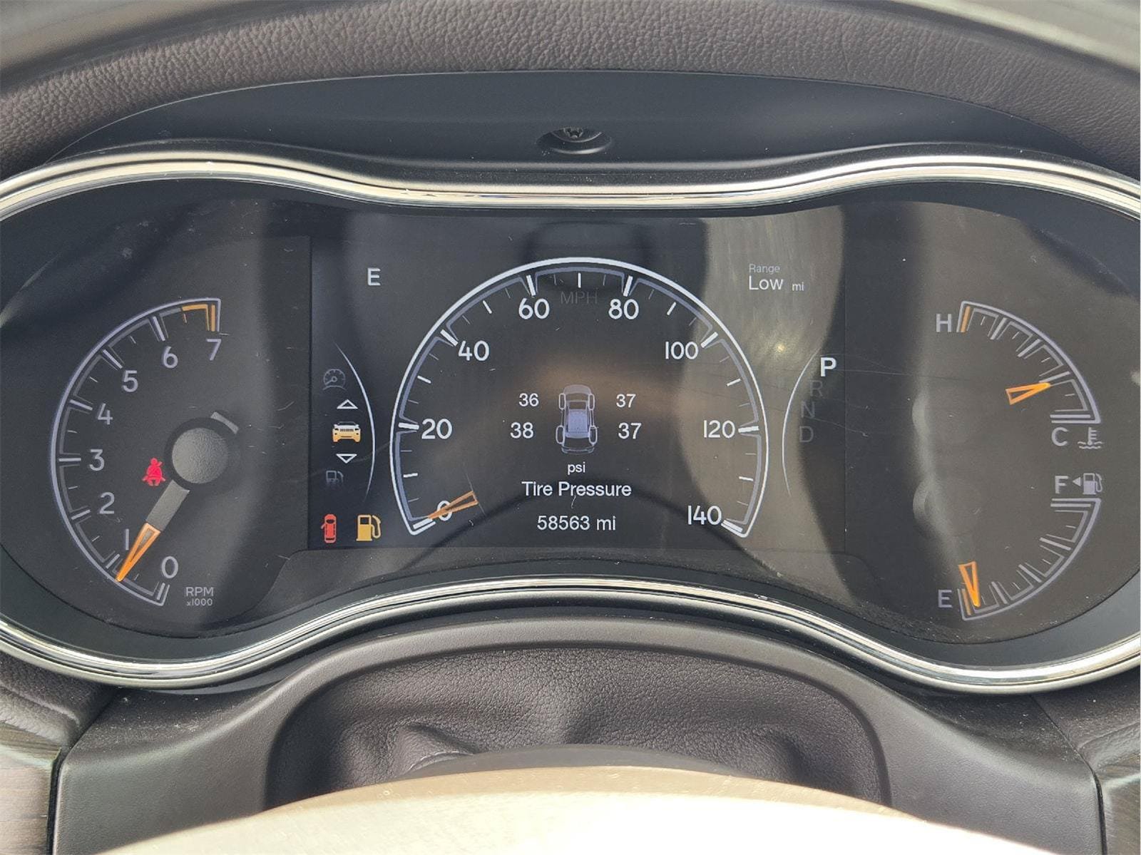 Used 2019 Jeep Grand Cherokee Overland RWD image 14