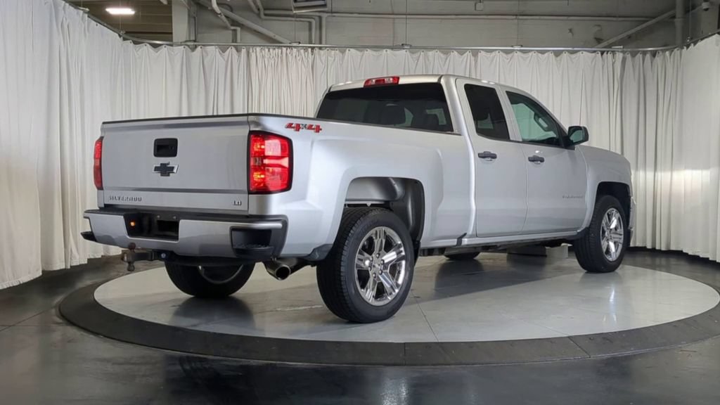 Used 2019 Chevrolet Silverado 1500 Custom w/ Custom Convenience Package AWD/4WD image 10