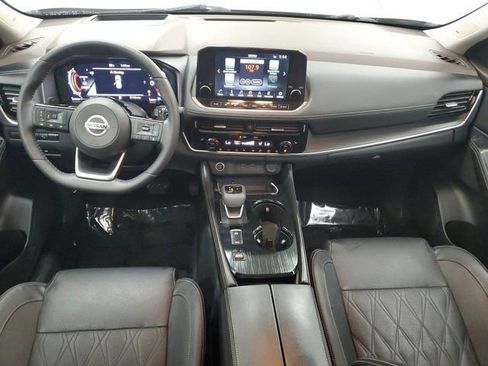Used 2021 Nissan Rogue Platinum FWD image 17