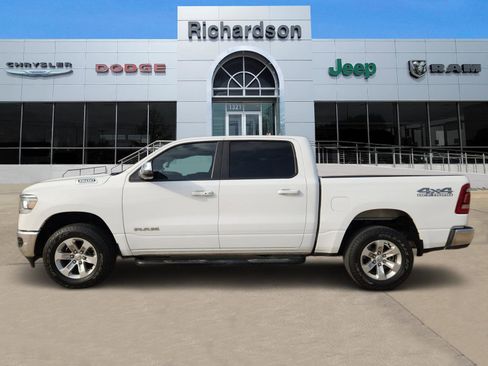 Used 2023 RAM 1500 Laramie AWD/4WD image 3