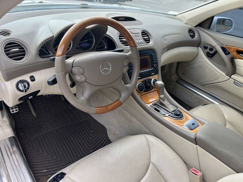 Used 2007 Mercedes-Benz SL 550 w/ Premium Pkg I image 11
