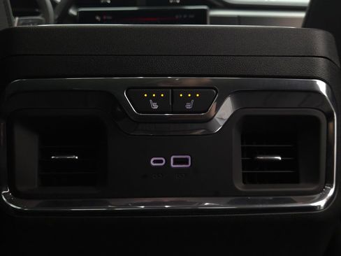 Used 2024 GMC Sierra 2500 Denali w/ Denali Reserve Package image 40