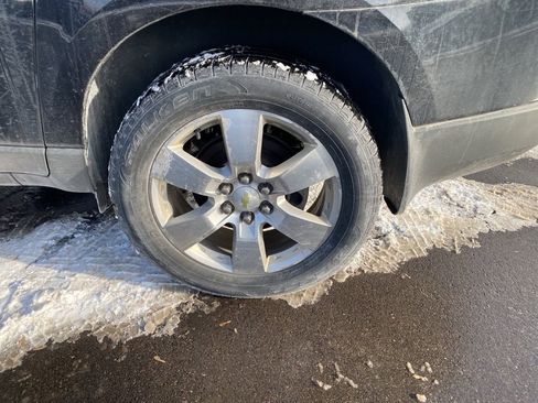 Used 2011 Chevrolet Traverse LT w/ Personal Connectivity Package image 18