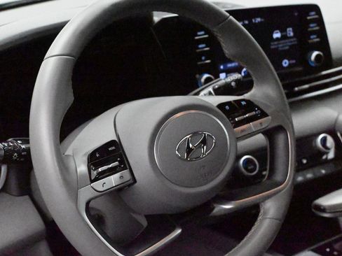 Used 2022 Hyundai Elantra SEL w/ Convenience Package FWD image 8