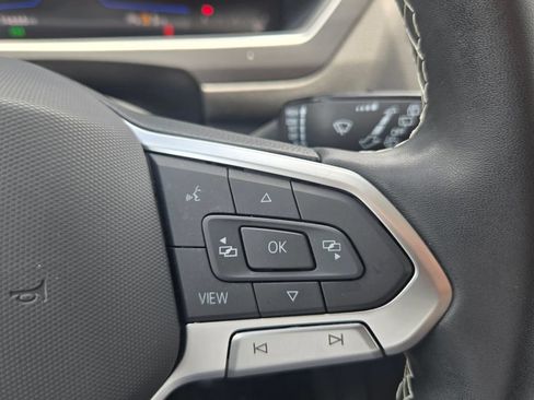 Certified 2023 Volkswagen Tiguan SE FWD image 25