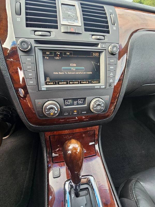 Used 2006 Cadillac DTS Performance FWD image 16