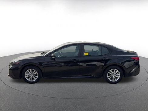 Used 2025 Toyota Camry LE image 9