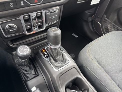 New 2026 Jeep Gladiator Sport AWD/4WD image 16