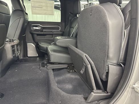 New 2026 RAM 2500 Laramie AWD/4WD image 12