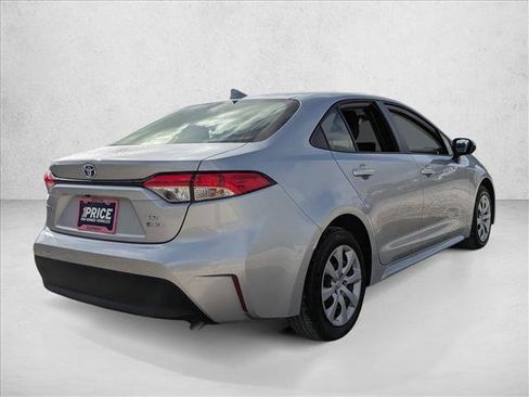 Certified 2025 Toyota Corolla LE image 5