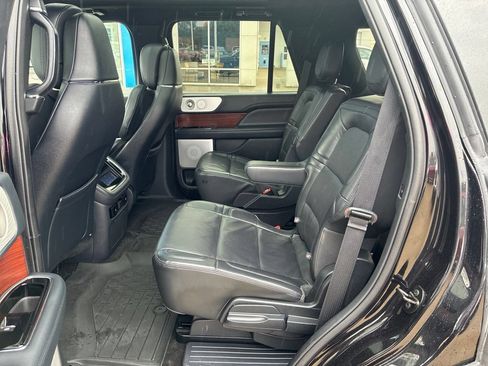 Used 2022 Lincoln Navigator Reserve AWD/4WD image 25